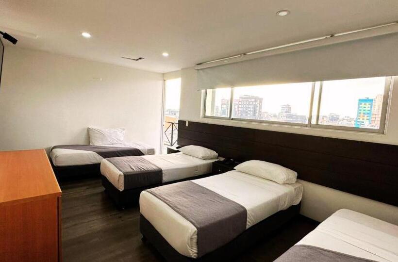 バルコニー付スタンダード4ベッドルーム, Expo Hotel Ferial