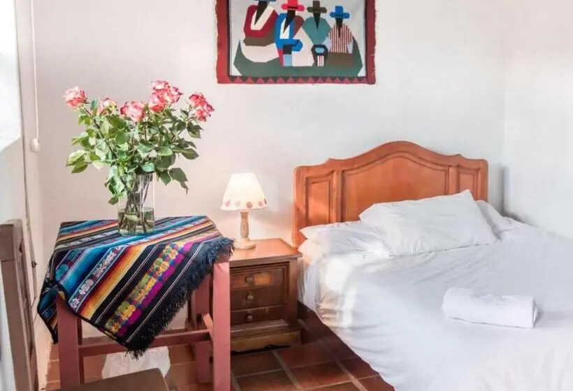 اتاق استاندارد با چشم‌انداز استخر, Hosteria Colibri Aeropuerto