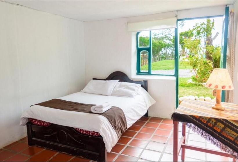 スタンダード４人部屋, Hosteria Colibri Aeropuerto