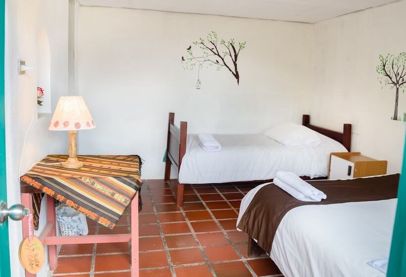 スタンダード４人部屋, Hosteria Colibri Aeropuerto