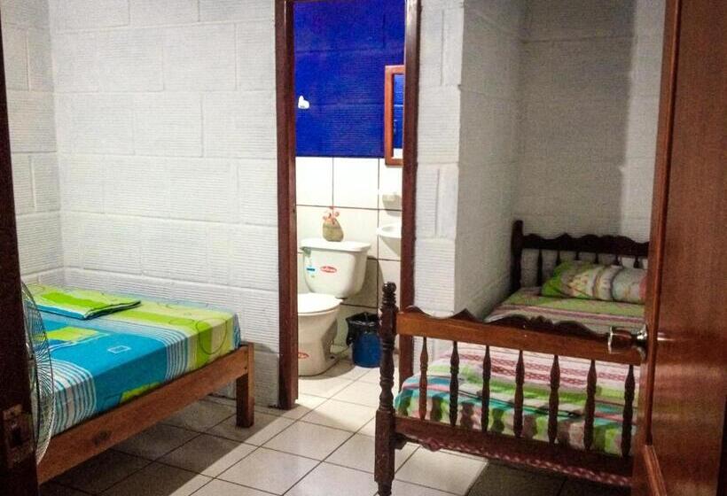 Номер Стандарт Трехместный, Hostel El Gran Azul Olon