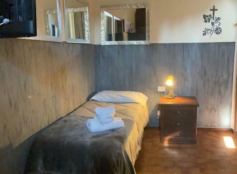 اتاق استاندارد یک نفره, Albergo 900strati