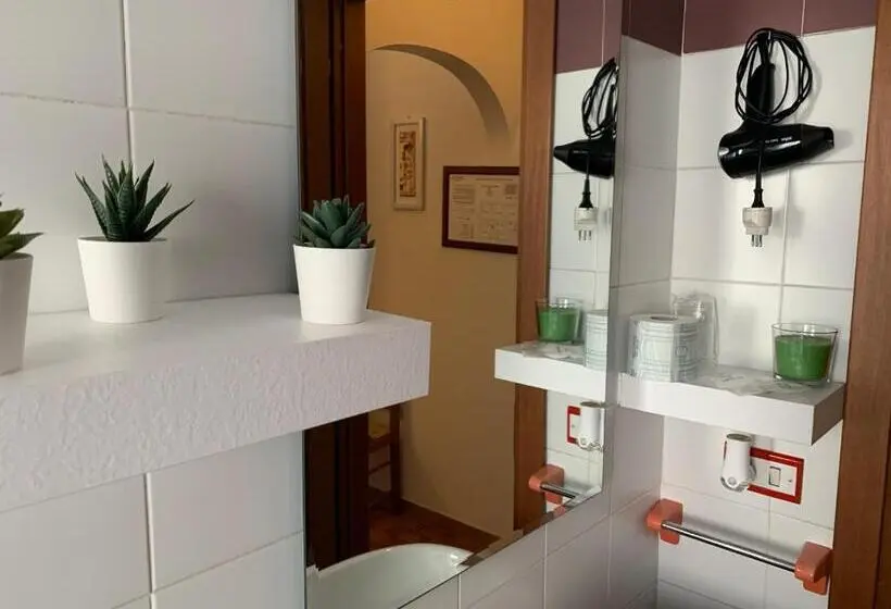 اتاق استاندارد سه نفره, Albergo 900