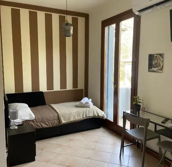 اتاق استاندارد سه نفره, Albergo 900