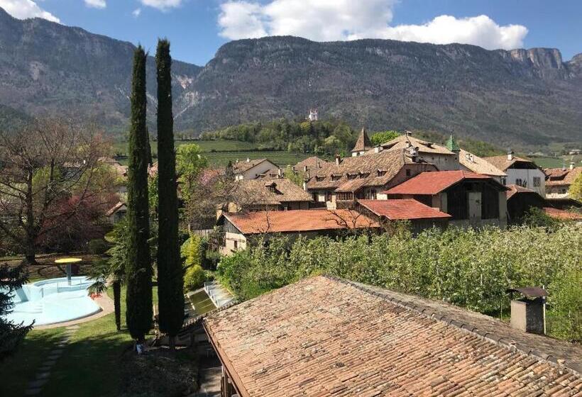 Номер Стандарт Вид на Горы, Angerburg Blumen