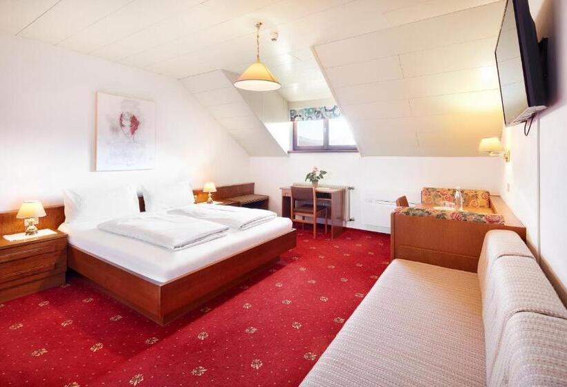 Номер Стандарт Вид на Горы, Angerburg Blumen