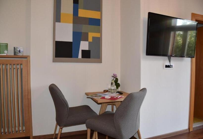 스탠다드 발코니 룸, Angerburg Blumen