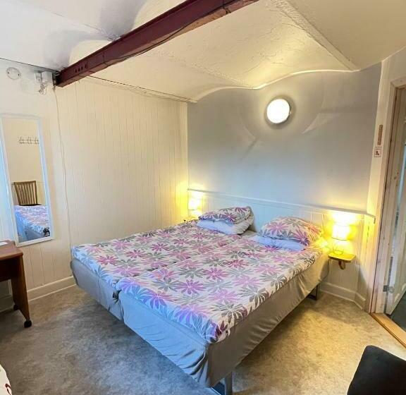 غرفة قياسية ثلاثية, Bb Esbjerg