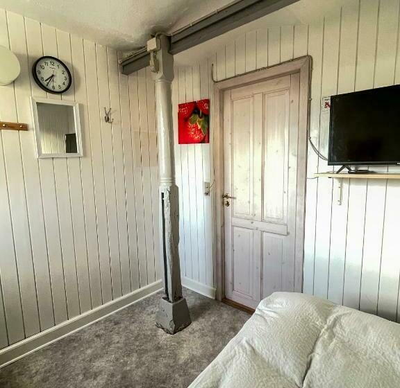 غرفة قياسية فردية, Bb Esbjerg