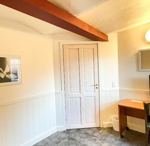 غرفة قياسية فردية, Bb Esbjerg