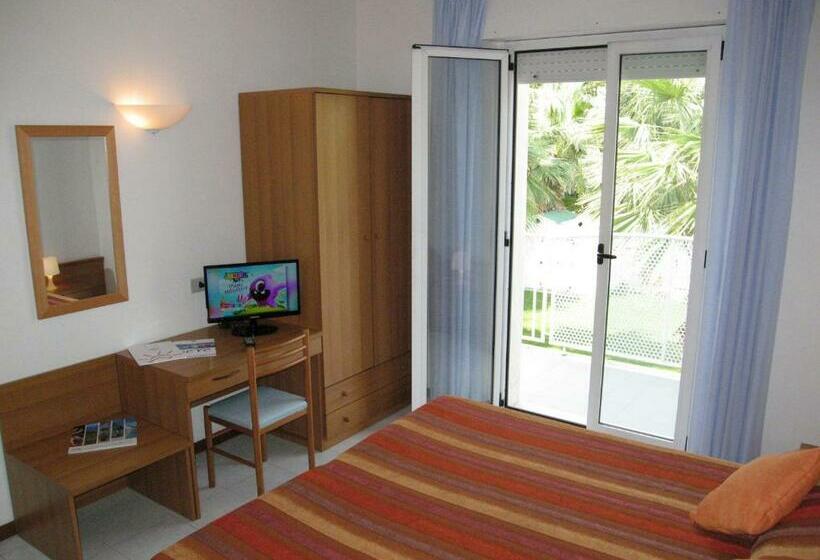 اتاق استاندارد سه نفره, Centro Vacanze Domus M.g