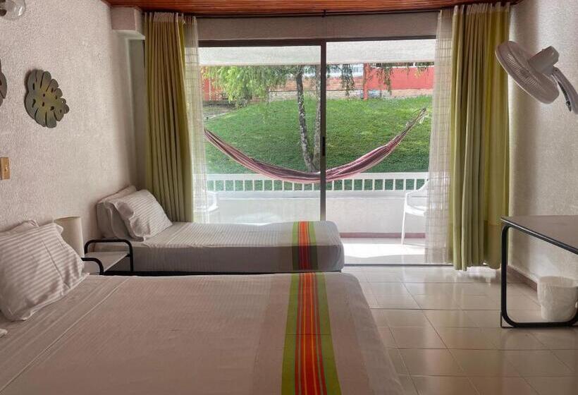 标准三人间, Hacienda El Diamante