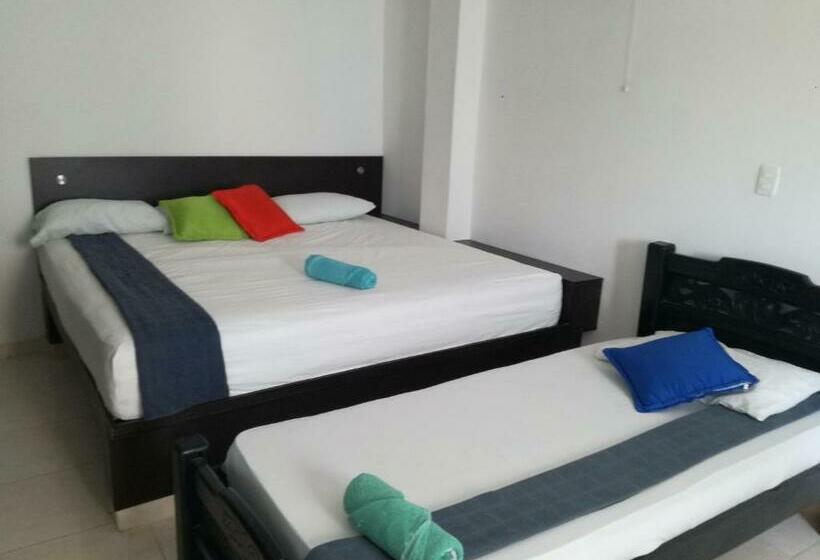 חדר סטנדרט לשלושה, Katylú