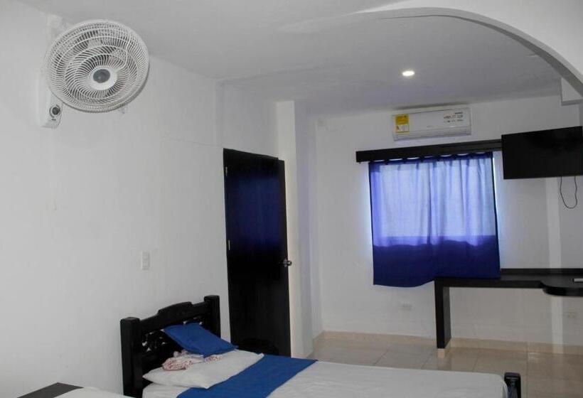 חדר סטנדרט לשלושה, Katylú