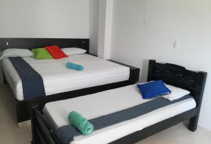 חדר סטנדרט לשלושה, Katylú