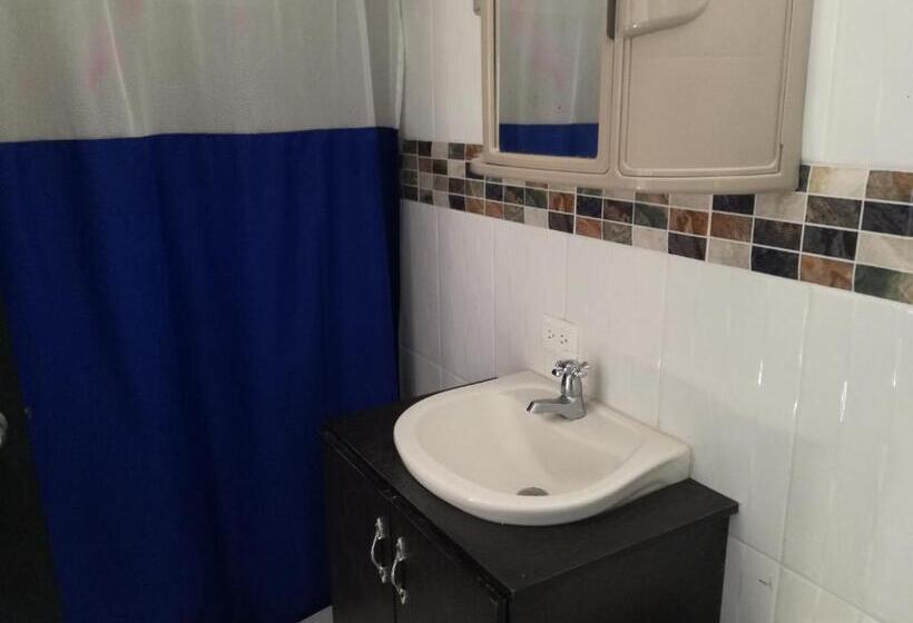 חדר סטנדרט לארבעה, Katylú