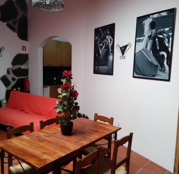 آپارتمان 3 خوابه, Lusitaurus