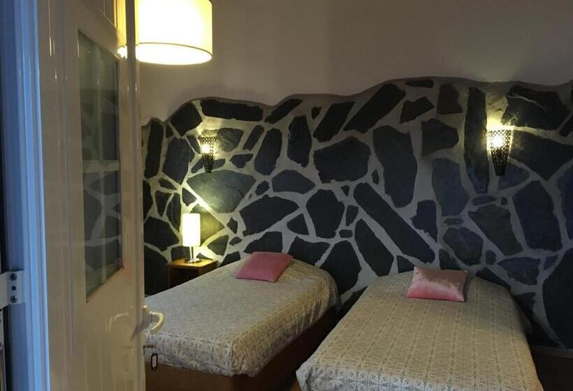 اتاق اکونومی, Lusitaurus