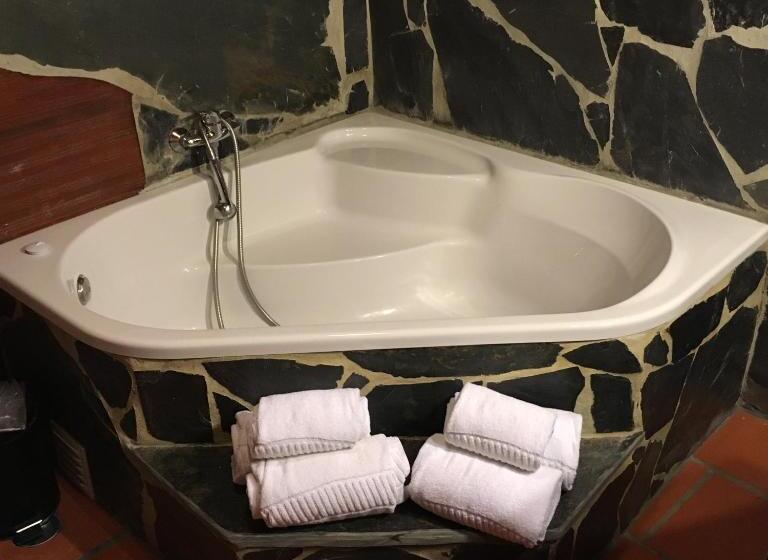 بانگلوی استاندارد, Lusitaurus