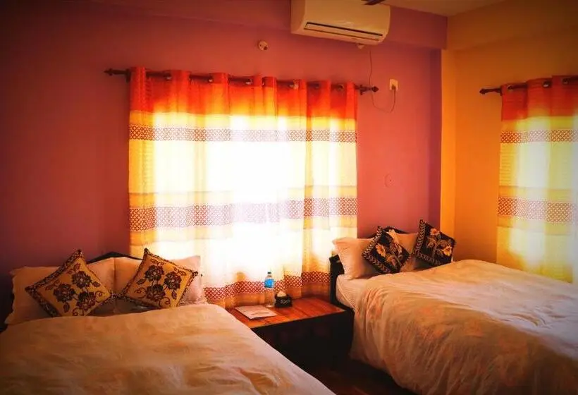 اتاق خانوادگی, National Park Sauraha  Homely Stay And Peaceful Location With Jungle Safari Arrangements