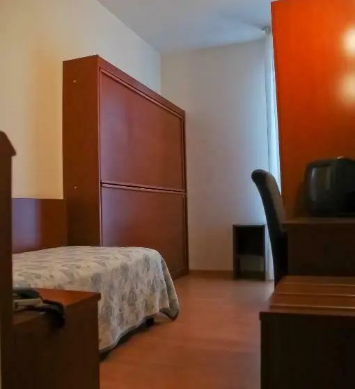 اتاق کلاسیک یک تخته, Santiago