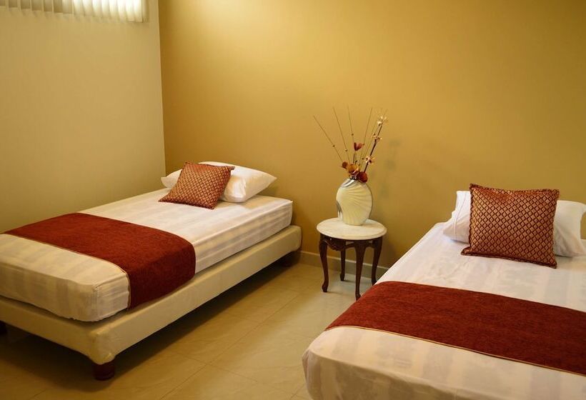 标准三人间, Seymour Guest House