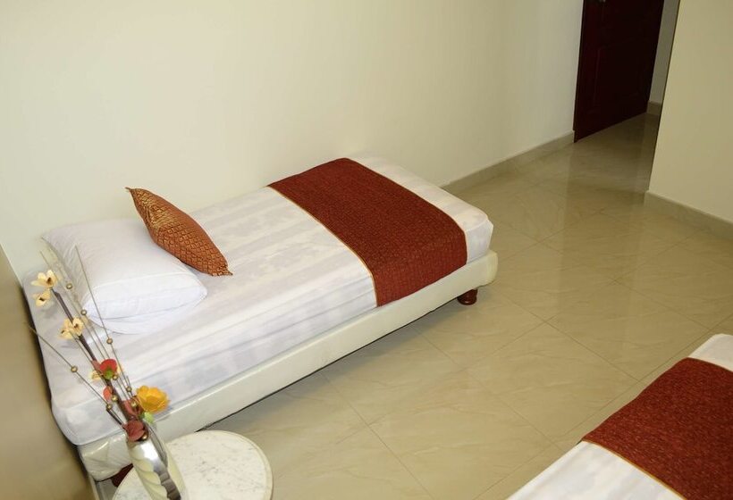 标准三人间, Seymour Guest House