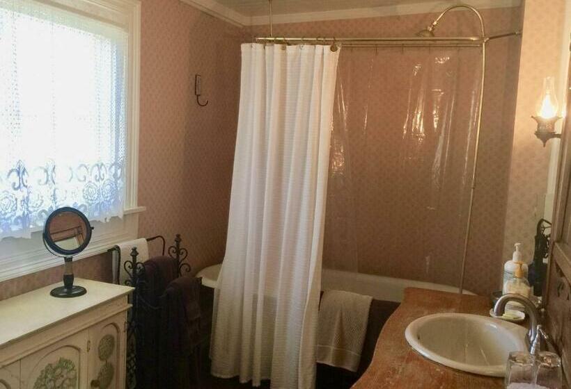 수피리어 룸, Shaw House Inn