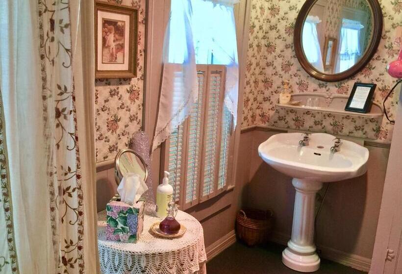 디럭스 룸, Shaw House Inn