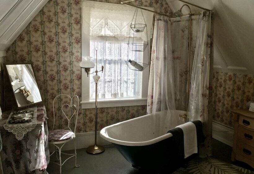 디럭스 룸, Shaw House Inn