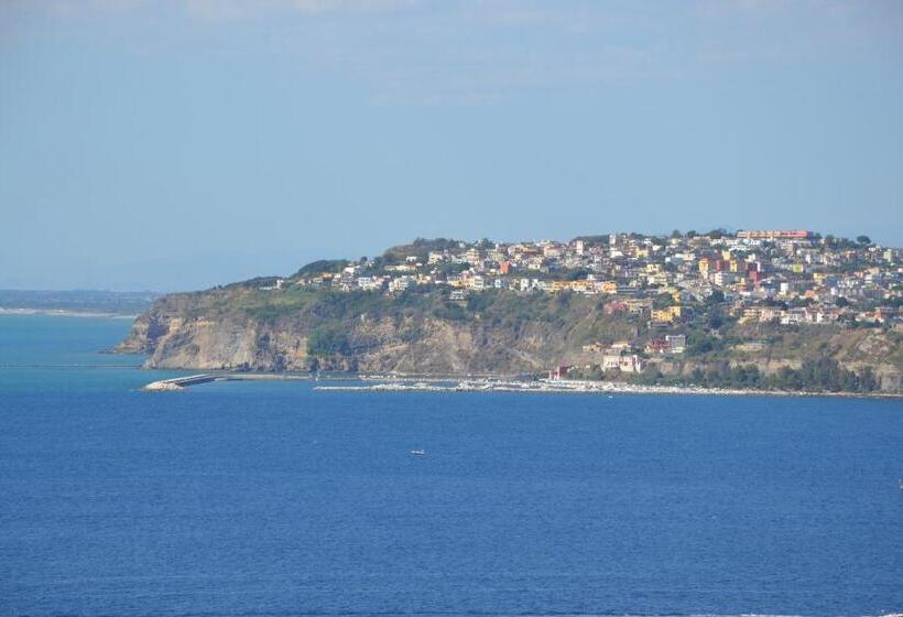 חדר דלוקס עם מרפסת נוף לים, Terra Murata Boutique B&b