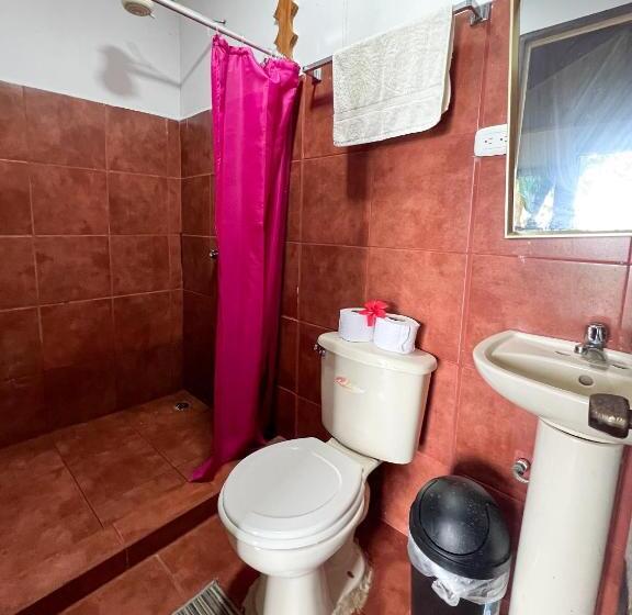 بانگلوی استاندارد با چشم‌انداز دریا, Corcovado Adventures