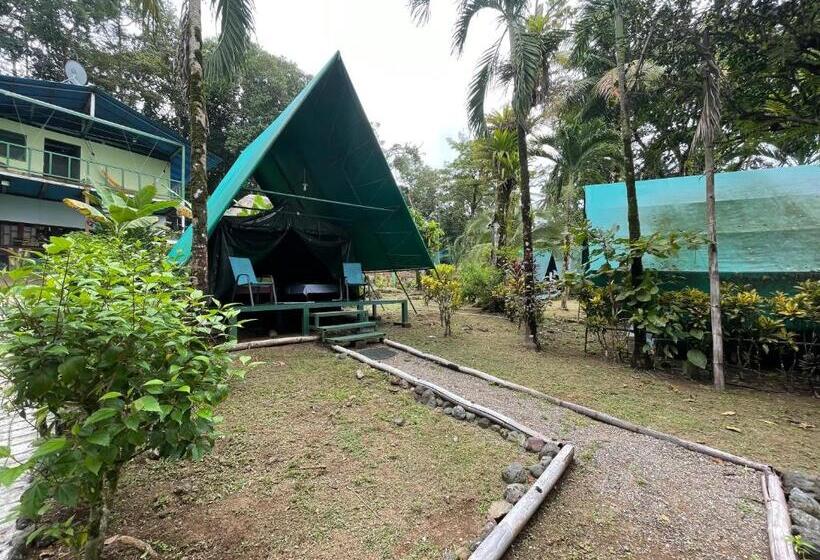 چادر با خدمات رفاهی استاندارد, Corcovado Adventures