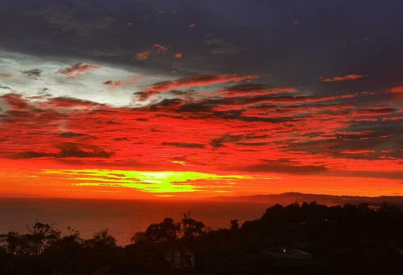 سرير فى غرفة مشتركة مزودة بحمام مشترك, Pura Natura Lodge Manuel Antonio