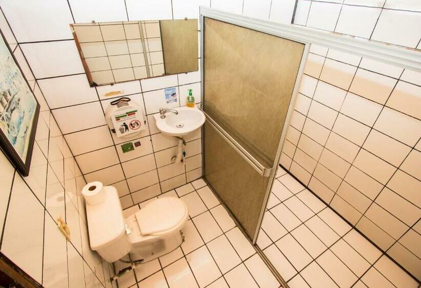 سرير فى غرفة مشتركة مزودة بحمام مشترك, Pura Natura Lodge Manuel Antonio