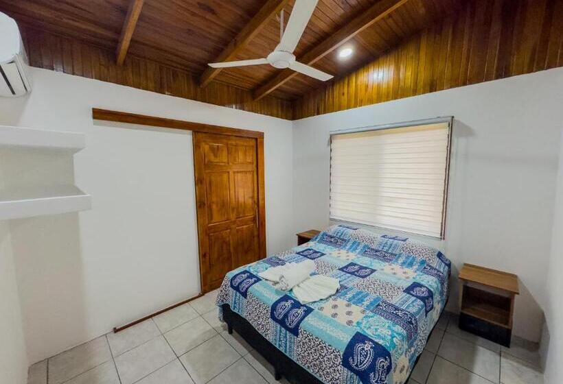 غرفة قياسية رباعية مطلة على البحر, Pura Natura Lodge Manuel Antonio