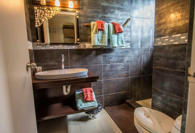 بانگلوی استاندارد, Eden Tica Lodge