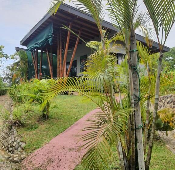 بانگلوی استاندارد, Eden Tica Lodge