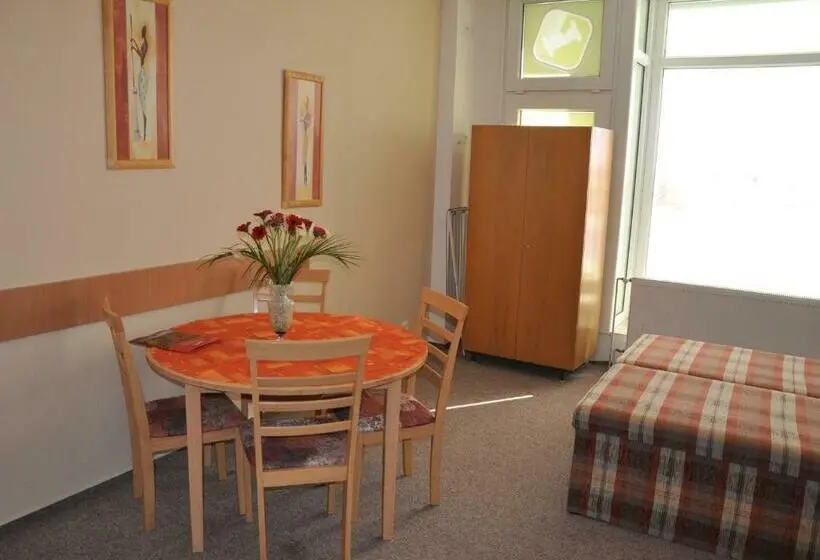 スタンダード４人部屋, Hostel Děčín