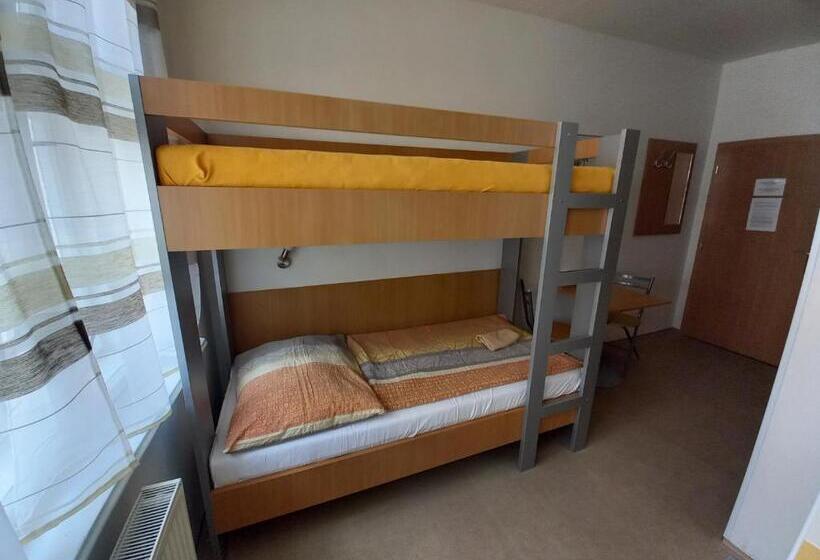 标准间, Hostel Děčín