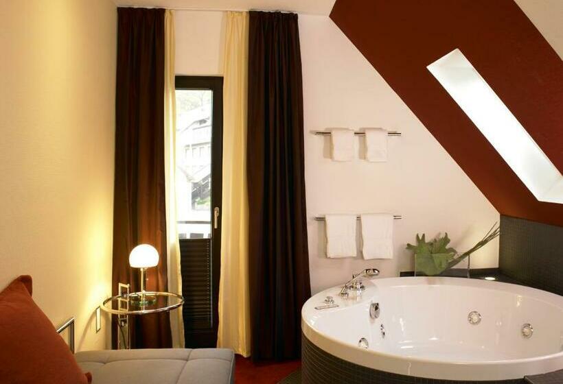 غرفة قياسية مزوَّدة بجاكوزي, Antoniushutte