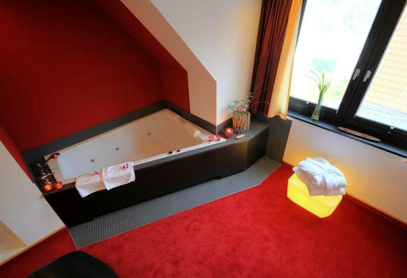 غرفة قياسية مزوَّدة بجاكوزي, Antoniushutte