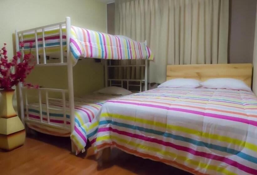 اتاق سهنفرۀ استاندارد با سرویس بهداشتی بیرون از اتاق, Savoy Ica