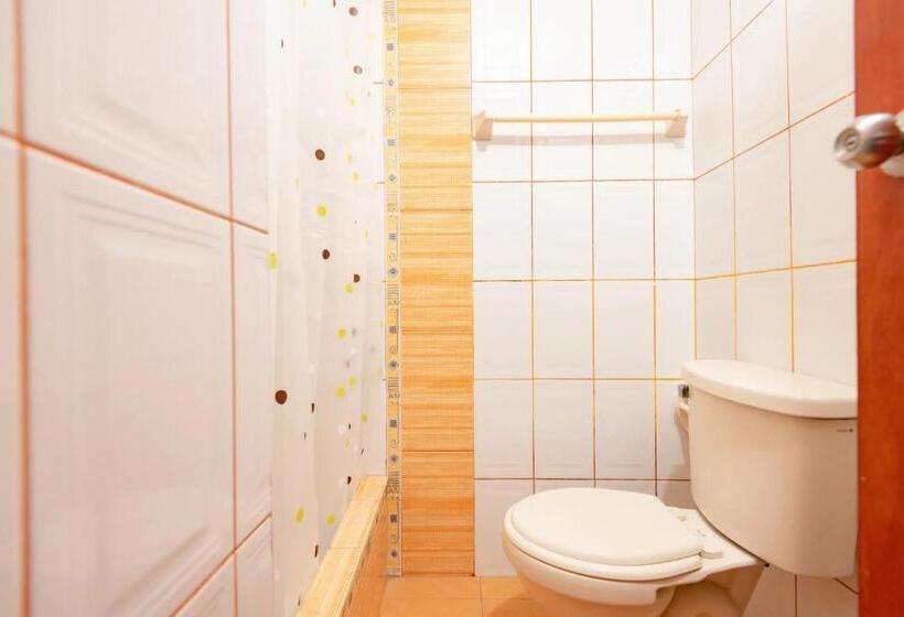 Economy Quadruple Room, Savoy Ica