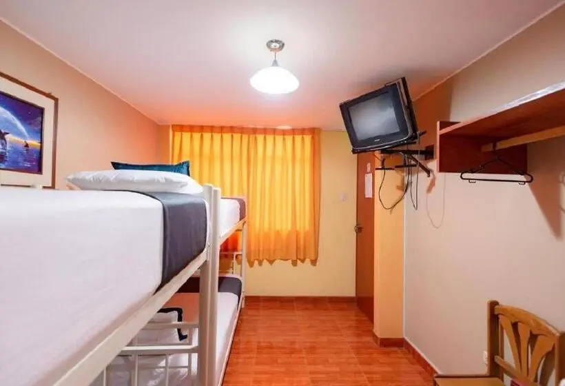 Economy Quadruple Room, Savoy Ica
