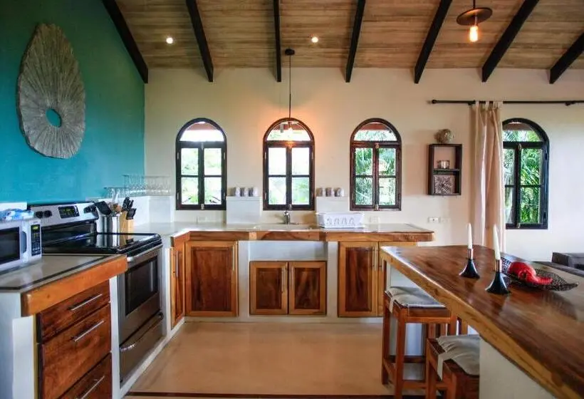 Villa 3 Makuuhuonetta, Casa Marbella