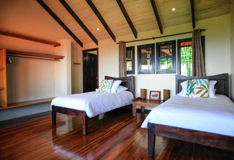 ویلای 3 خوابه, Casa Marbella