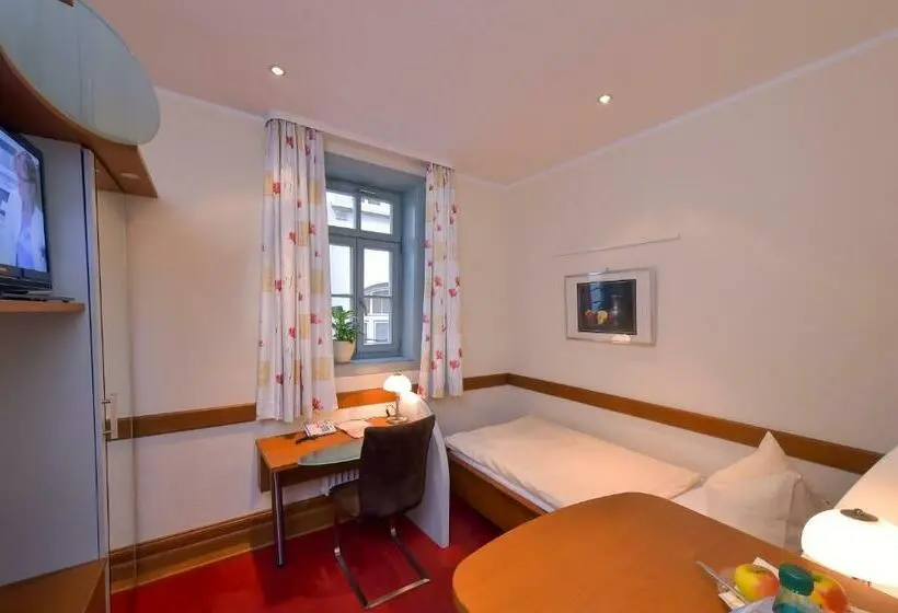 Basic Yhden Hengen Huone, Gasthaus Zur Noll