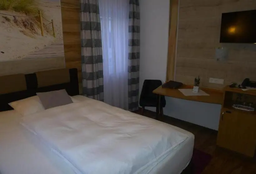 Comfort Yhden Hengen Huone, Harbauer