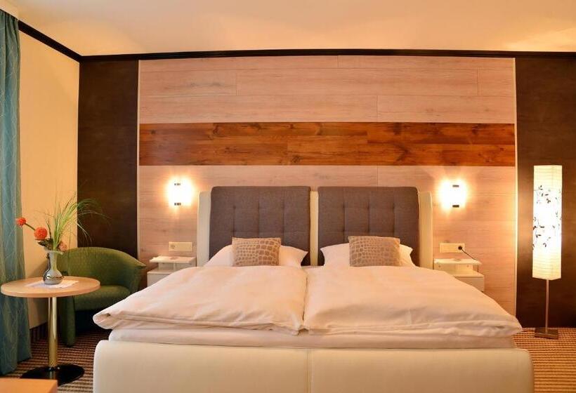 Номер Deluxe, Harbauer